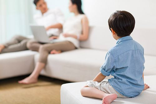 孩子性格內(nèi)向怎么辦？