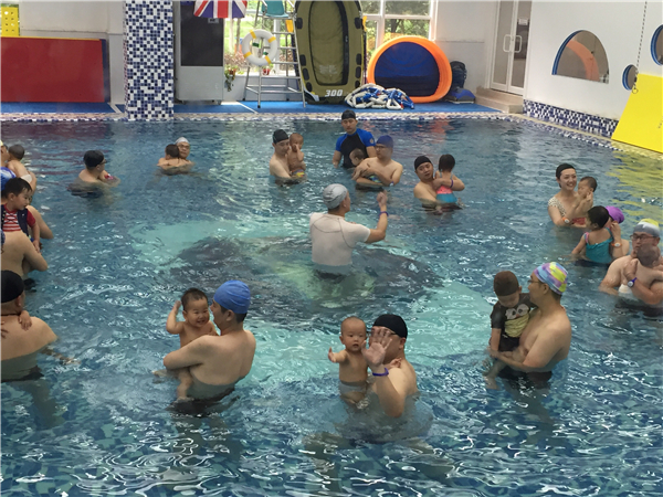NYC紐約國(guó)際西安老城根中心：親子游泳活動(dòng)回顧