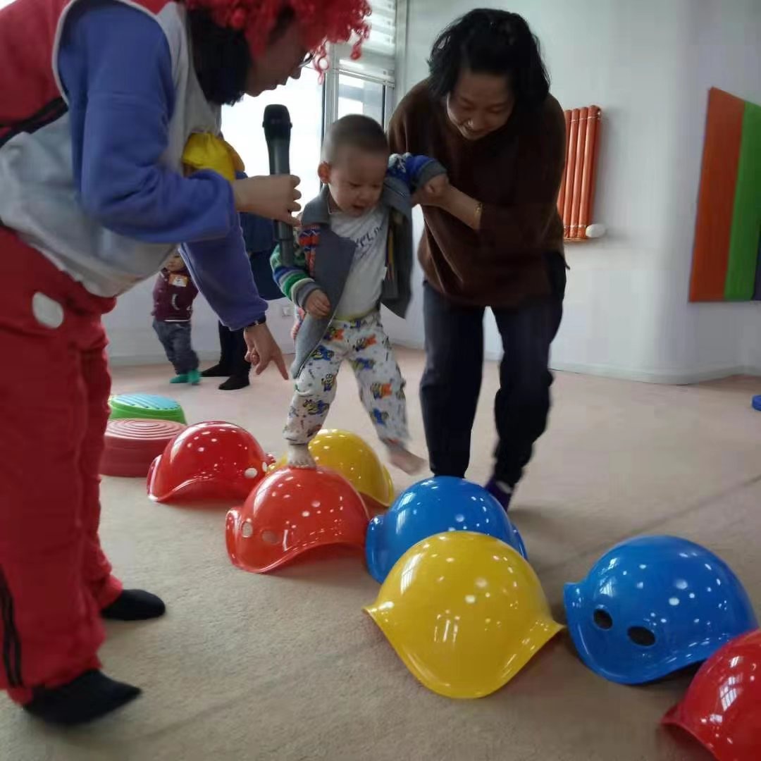 NYC紐約國(guó)際唐山早教中心：“爬爬賽”親子活動(dòng)回顧