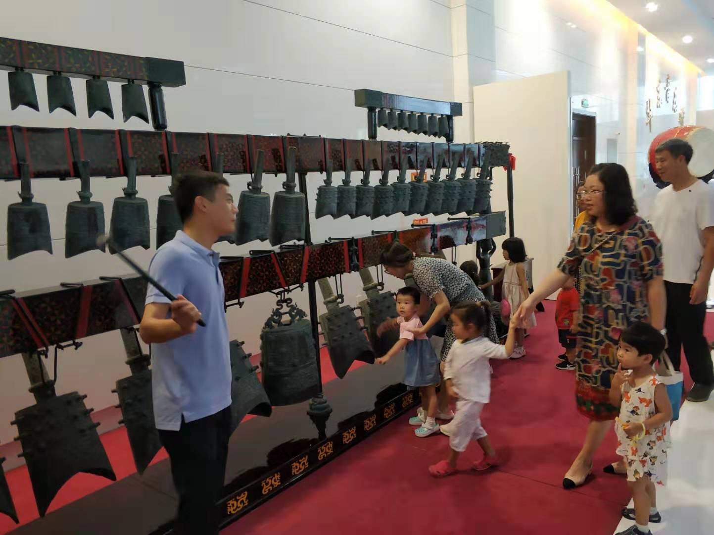 NYC紐約國際兒童俱樂部平谷早教中心：《探秘愛“琴”?！坊仡? /> 
</p>
<p style=
